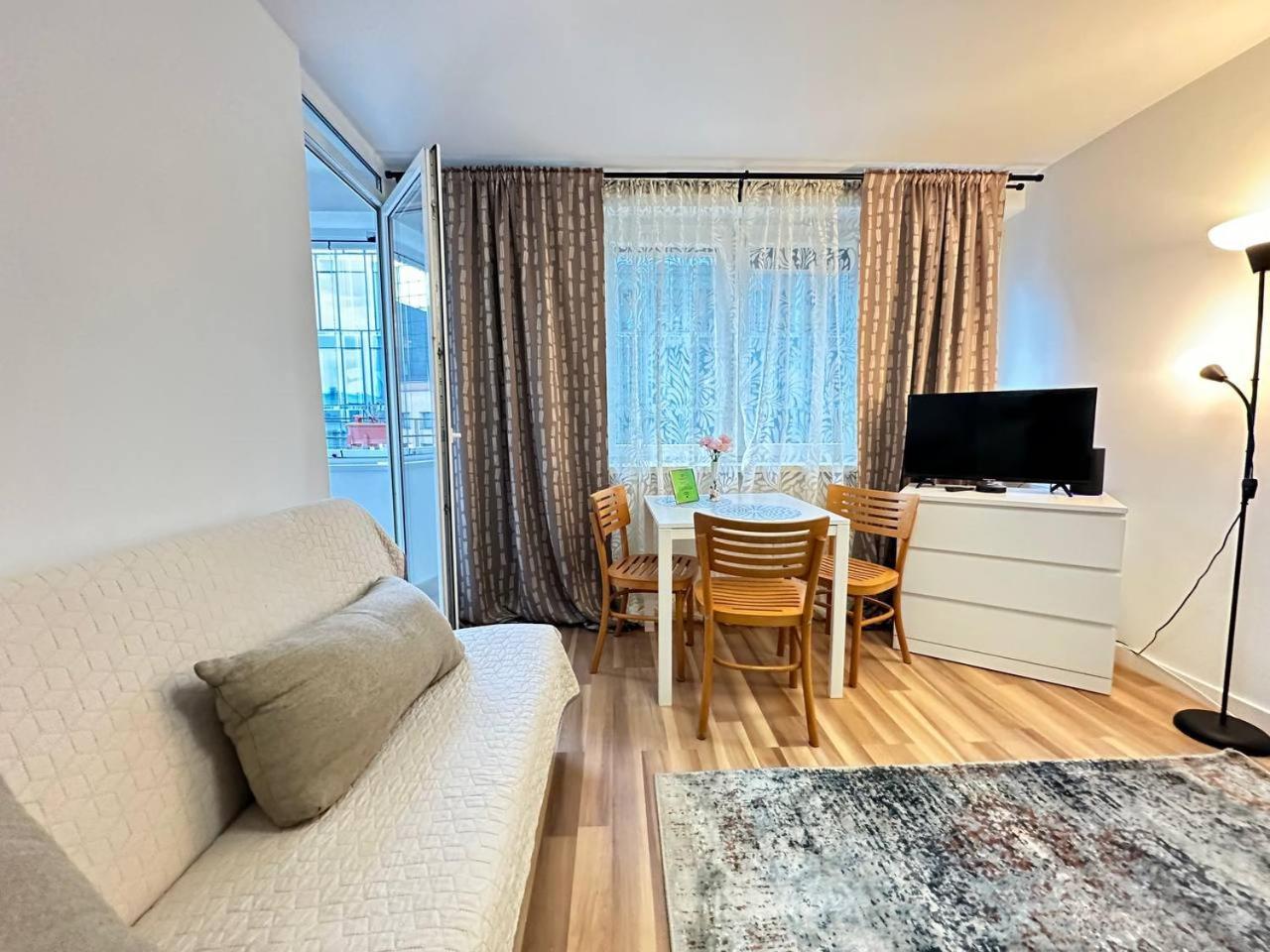 5Centrum Stanislawa Moniuszki10 Wi-Fi 1Gb Sek Warszawa Exteriör bild