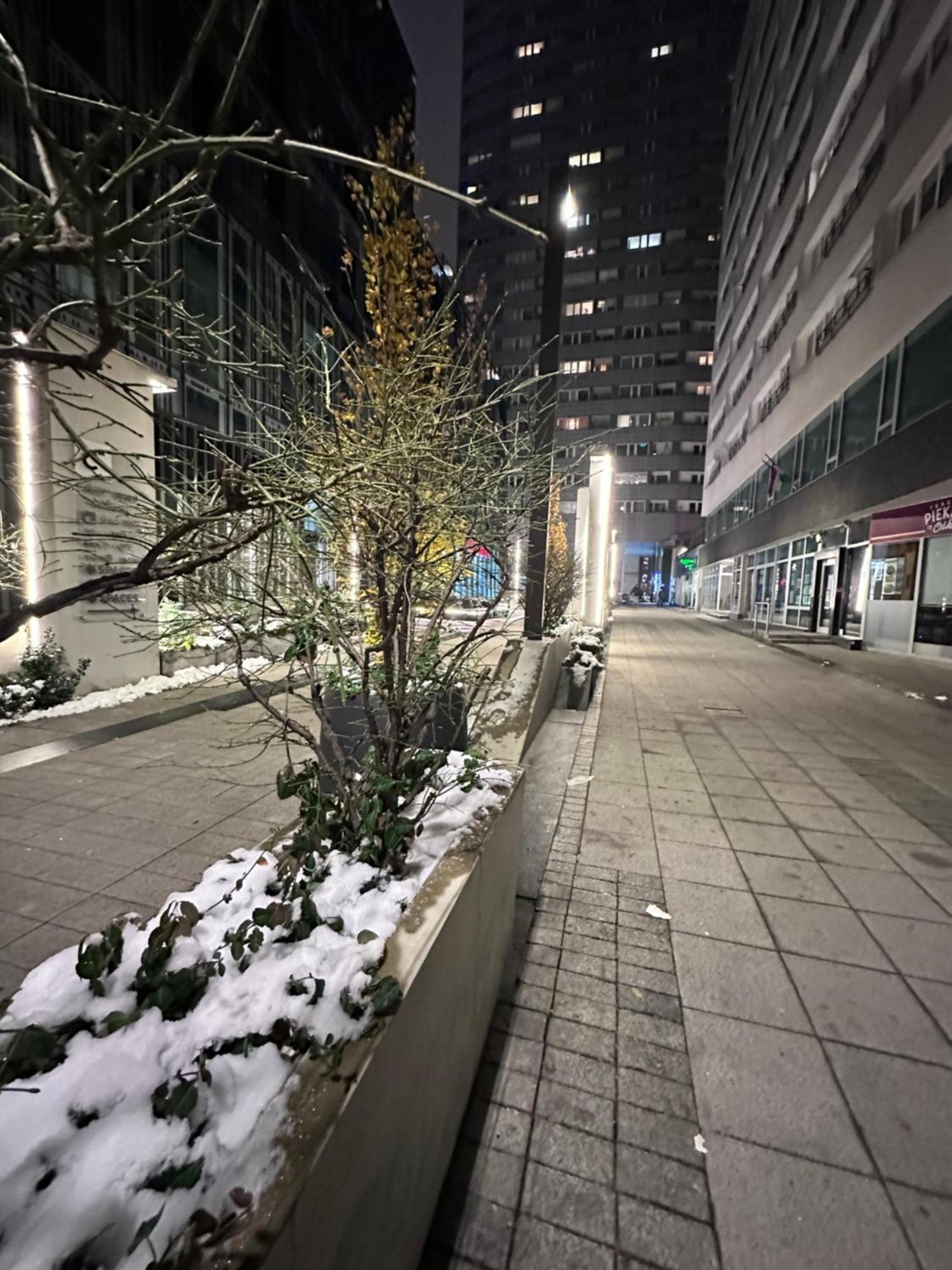 5Centrum Stanislawa Moniuszki10 Wi-Fi 1Gb Sek Warszawa Exteriör bild